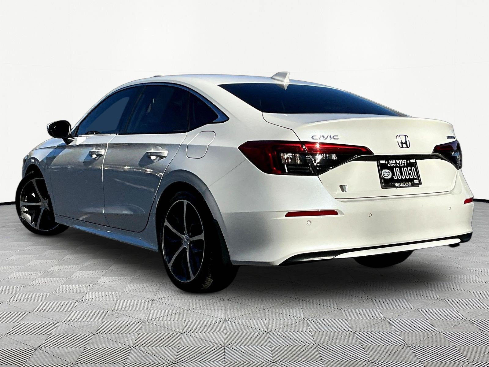 Used 2024 Honda Civic Touring image 4