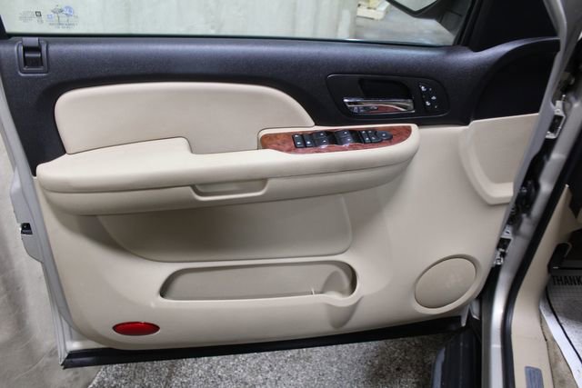 Used 2007 Chevrolet Suburban LT w/ LT Preferred Equipment Group image 24