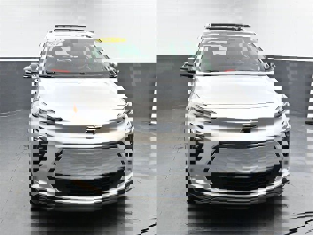 Used 2023 Chevrolet Bolt EUV Premier w/ Sun & Sound Package image 5