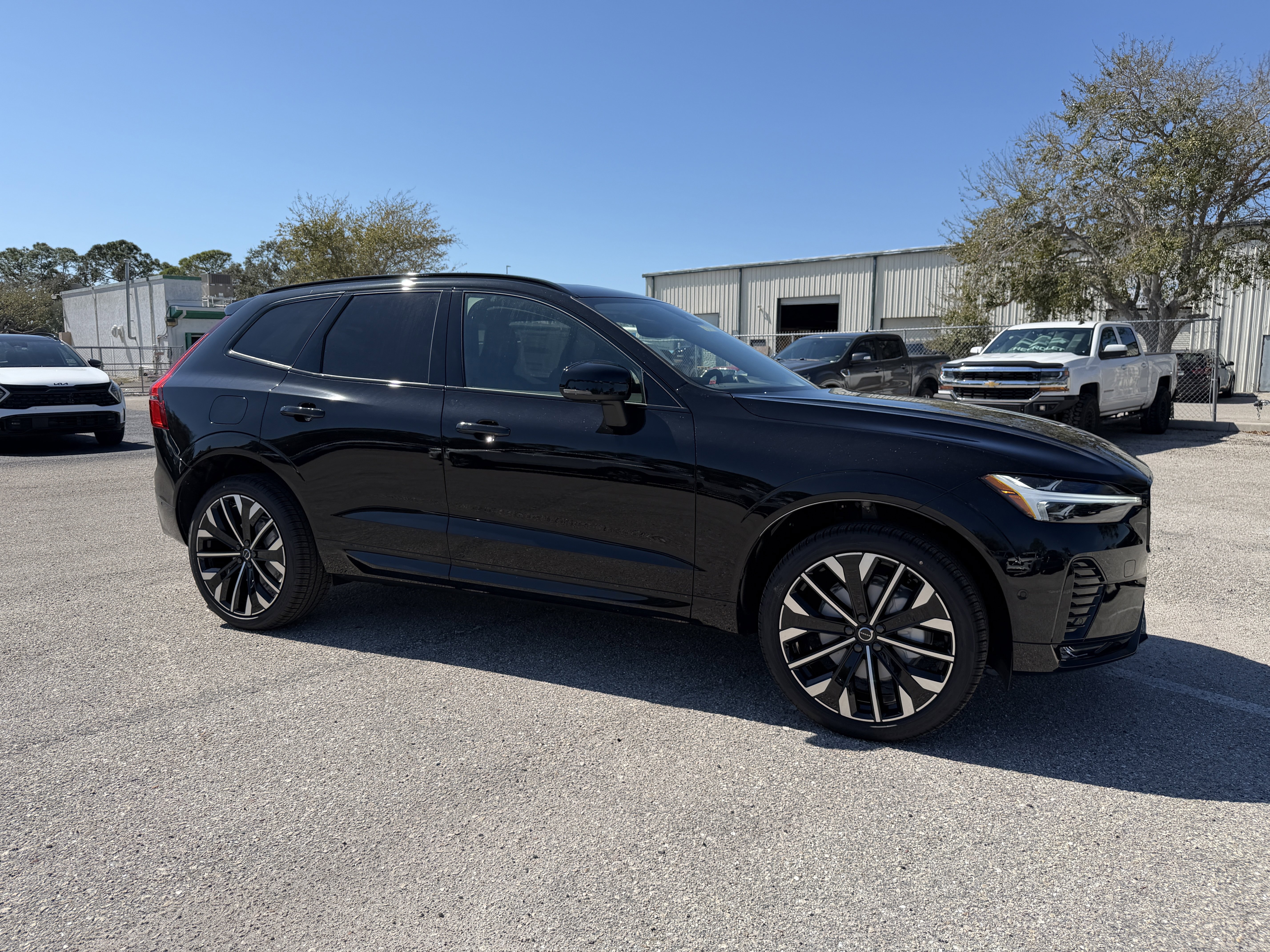 New 2026 Volvo XC60 B5 Ultra w/ Protection Package