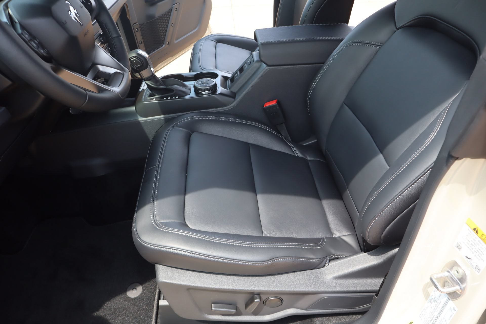 New 2026 Ford Bronco Outer Banks AWD/4WD image 12