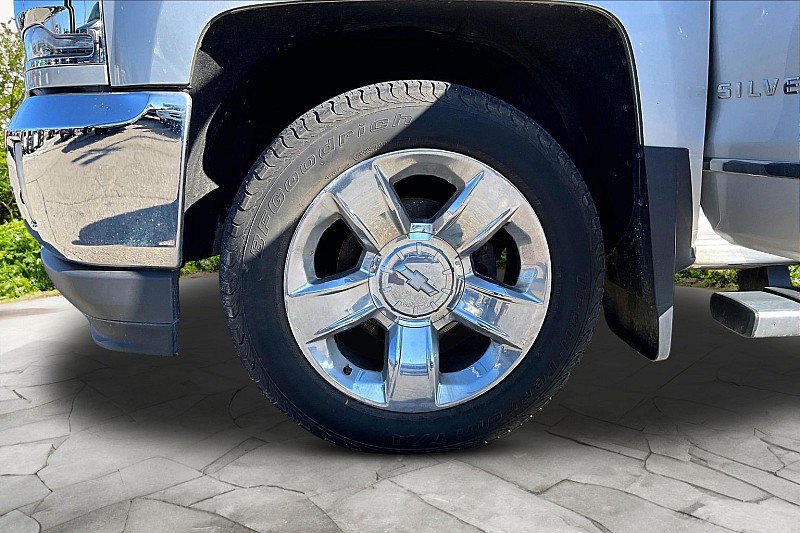 Used 2017 Chevrolet Silverado 1500 LTZ w/ Sport Package AWD/4WD image 32