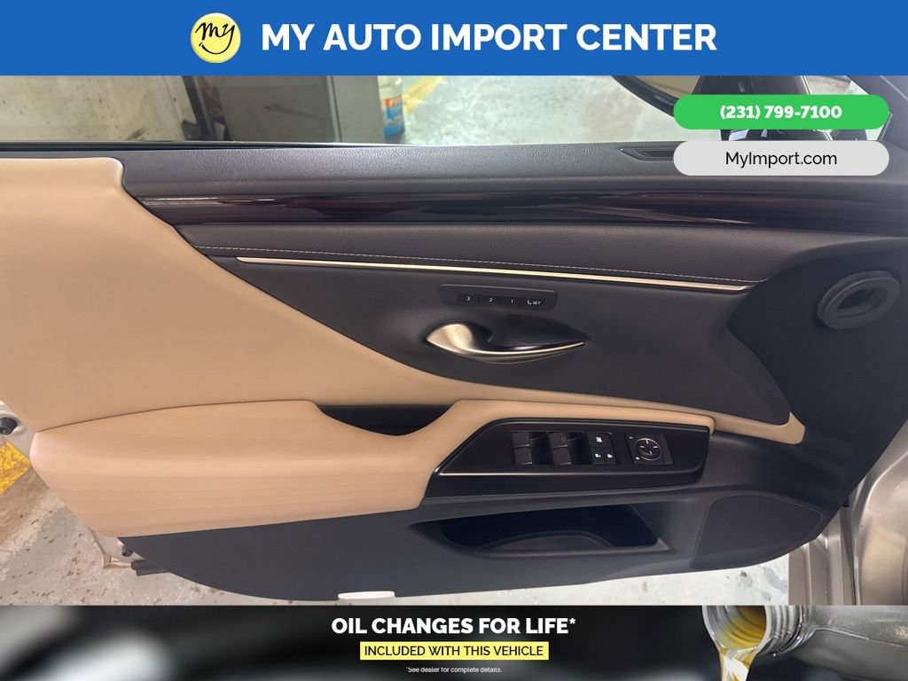 Used 2019 Lexus ES 350 350 Luxury w/ Accessory Package 2 image 10