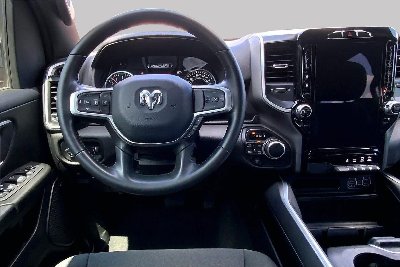 Used 2023 RAM 1500 Big Horn AWD/4WD image 6