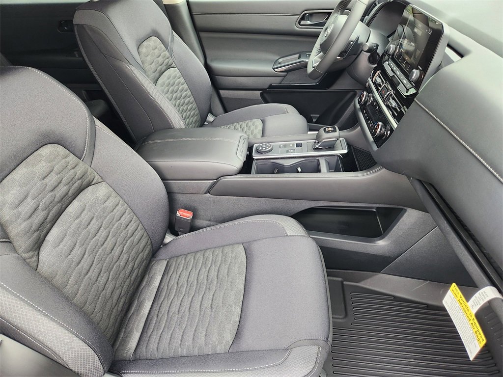 New 2025 Nissan Pathfinder SV image 10