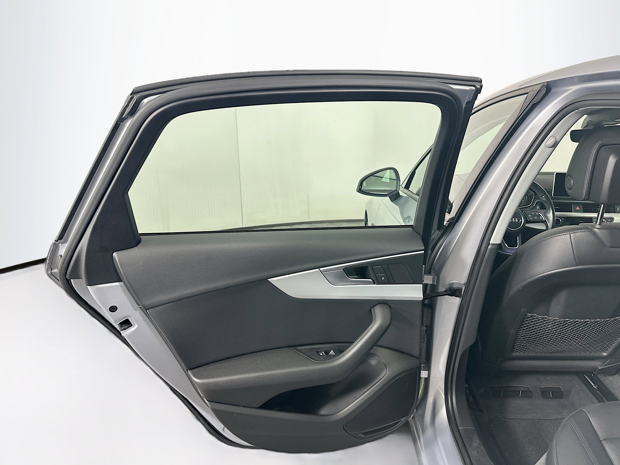 Used 2017 Audi A4 2.0T Premium image 26