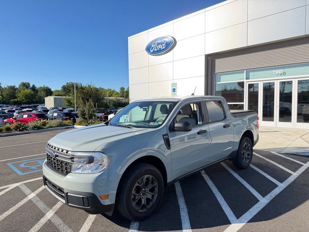 Used 2023 Ford Maverick XLT FWD image 1