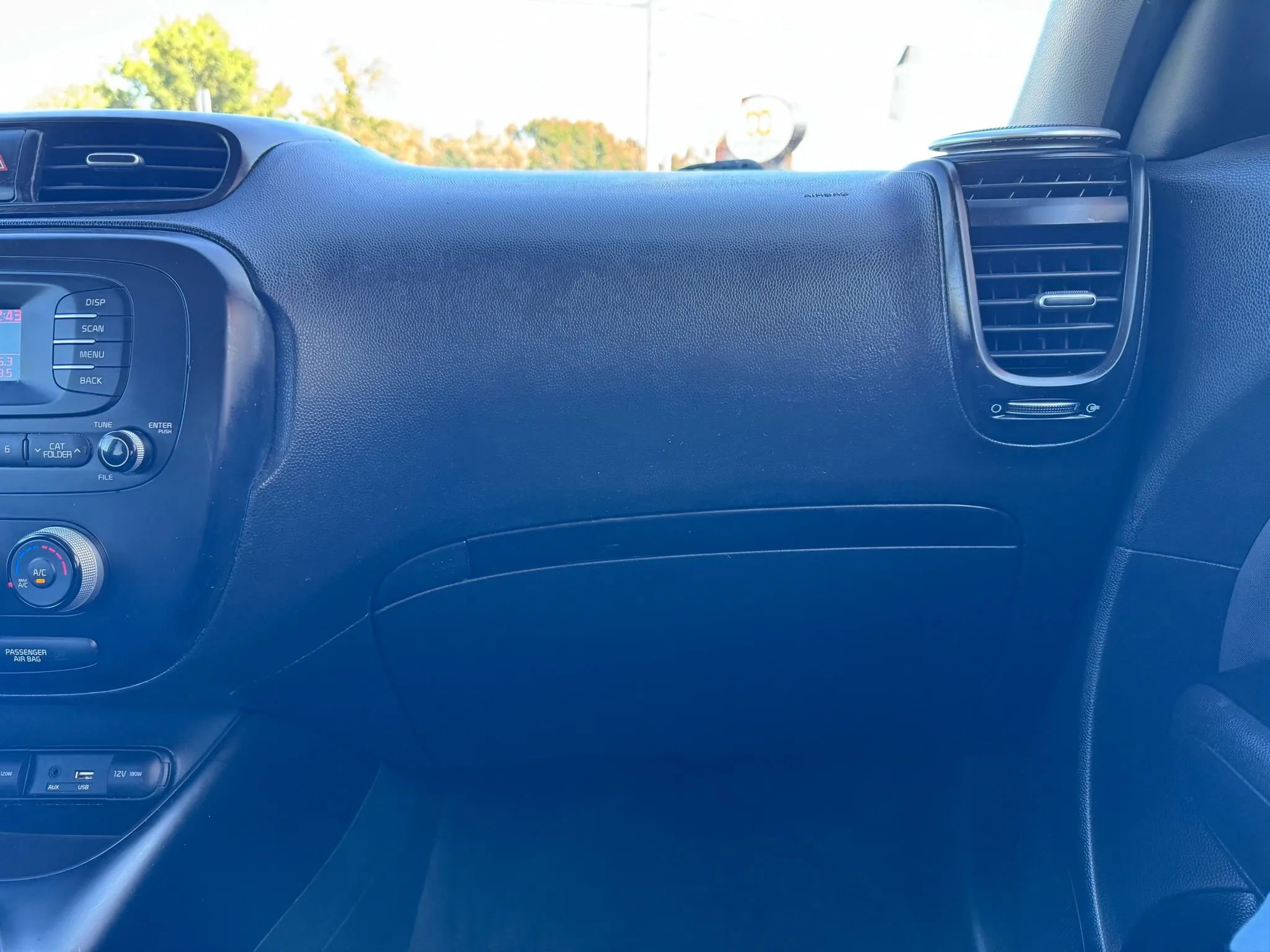 Used 2015 Kia Soul image 27