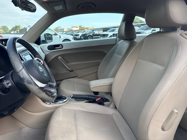 Used 2014 Volkswagen Beetle TDI FWD image 9