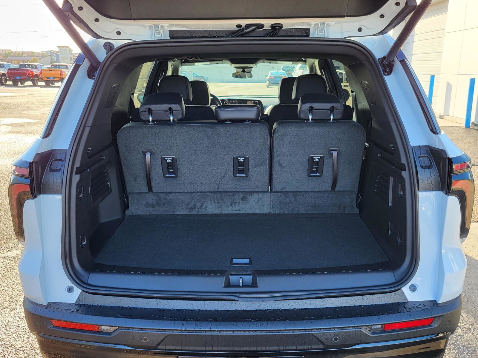 New 2026 Chevrolet Traverse LT w/ Midnight/Sport Edition image 12