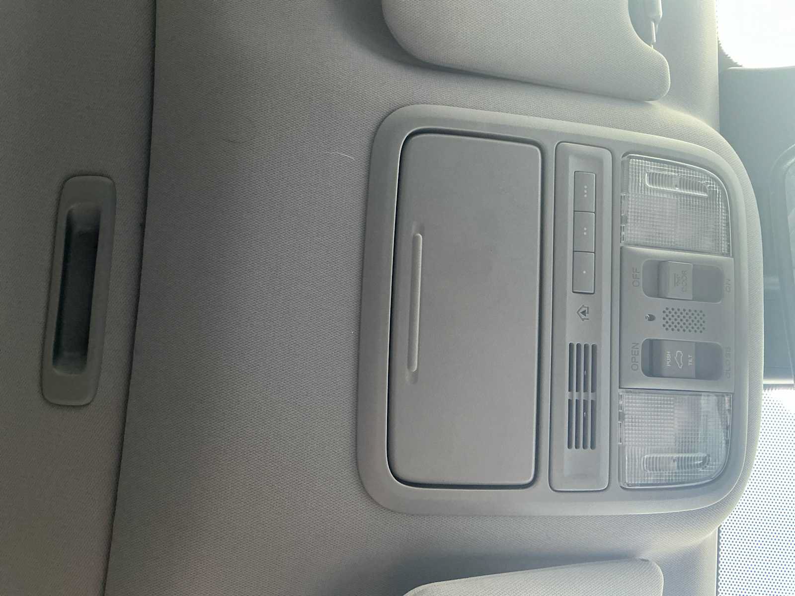 Used 2018 Honda Pilot Touring image 18