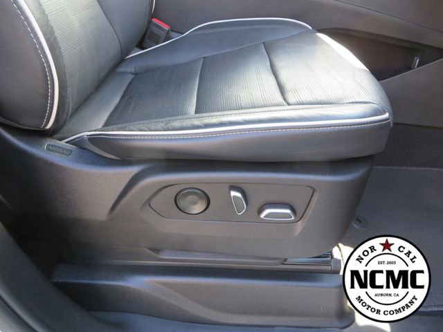 Used 2023 Cadillac Escalade Premium Luxury AWD/4WD image 52