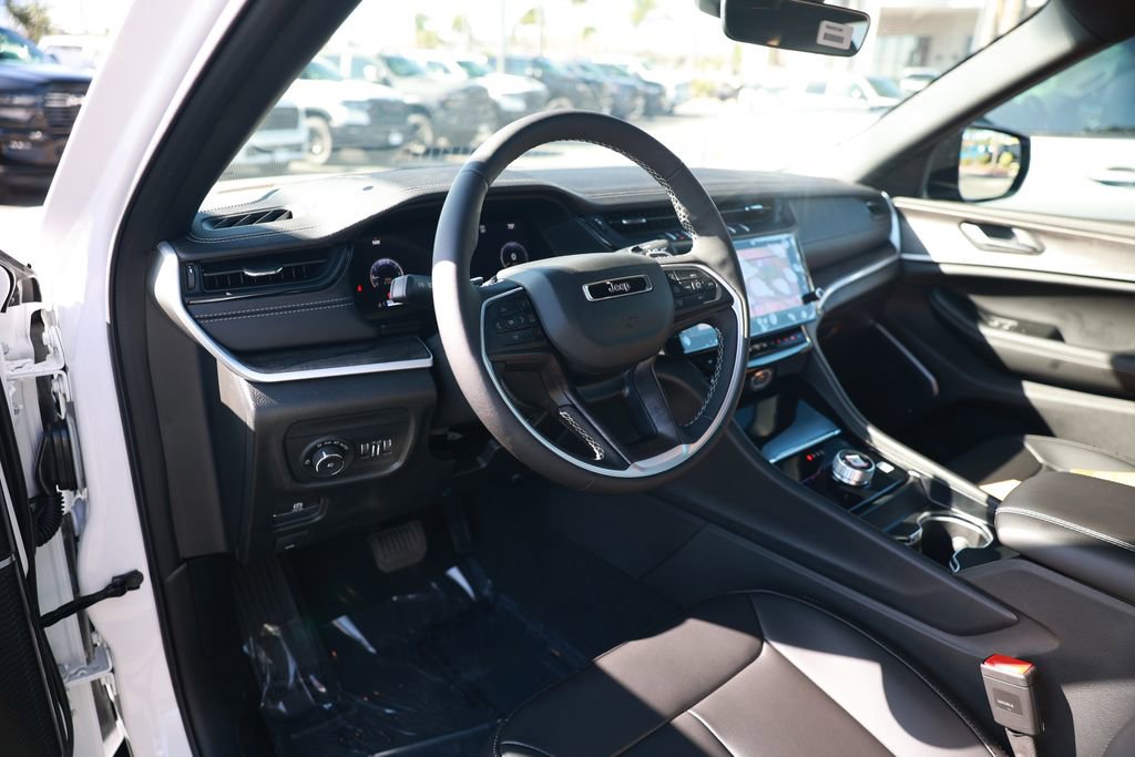New 2026 Jeep Grand Cherokee Limited w/ MOPAR Finishing Package image 11