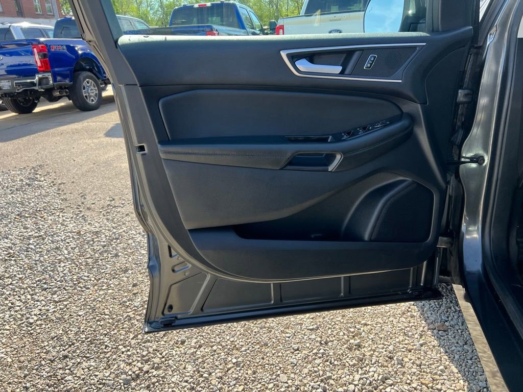 Used 2020 Ford Edge SEL w/ Convenience Package AWD/4WD image 11