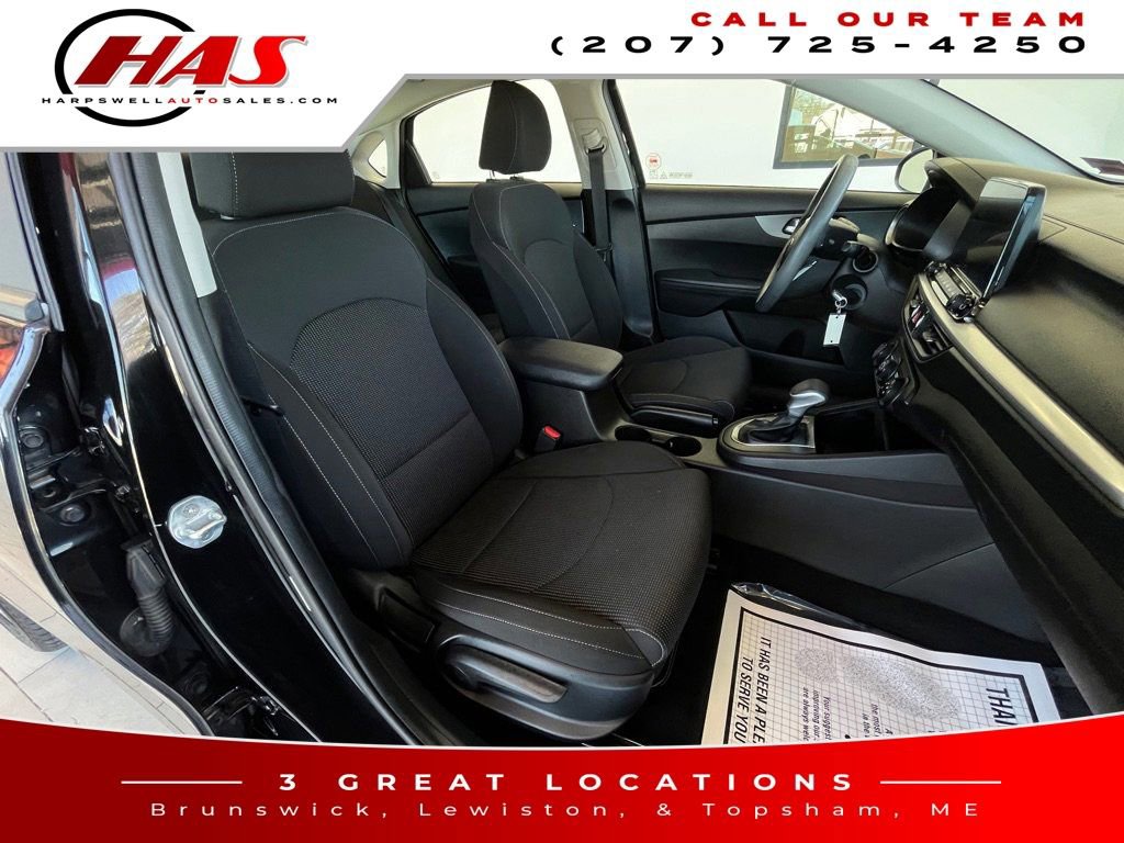 Used 2020 Kia Forte LXS FWD image 13