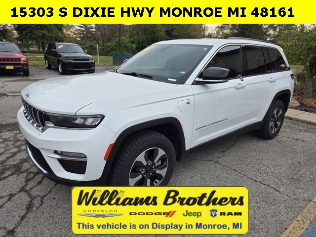 Used 2024 Jeep Grand Cherokee Limited 4xe image 7