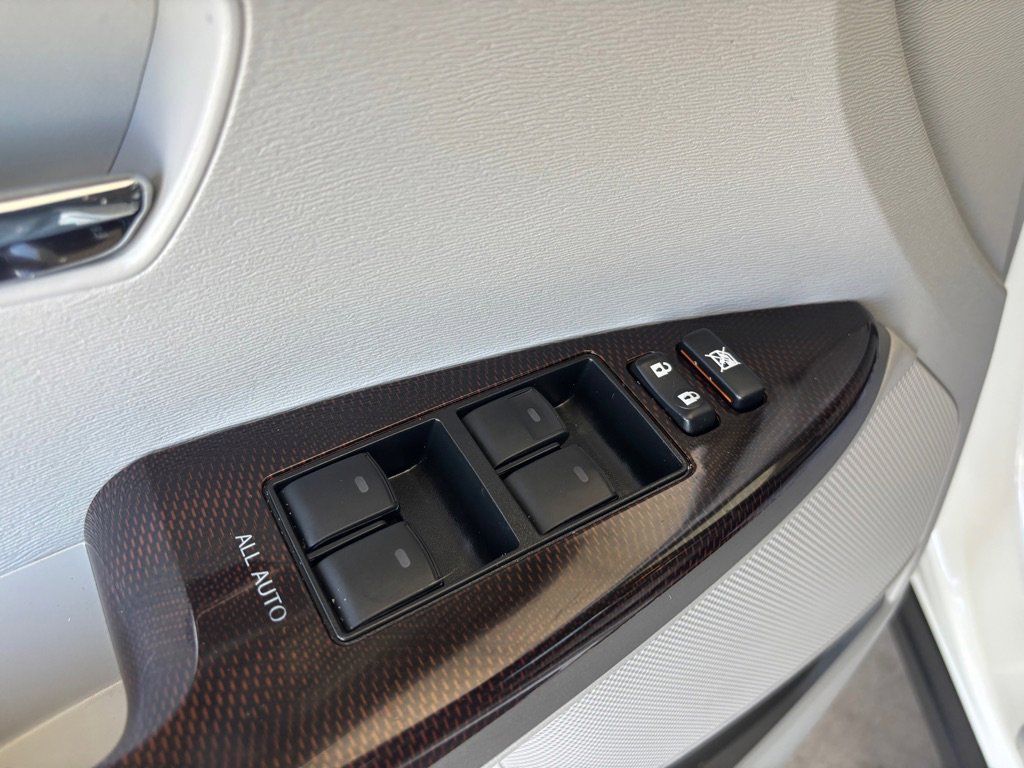 Used 2011 Toyota Venza FWD image 17