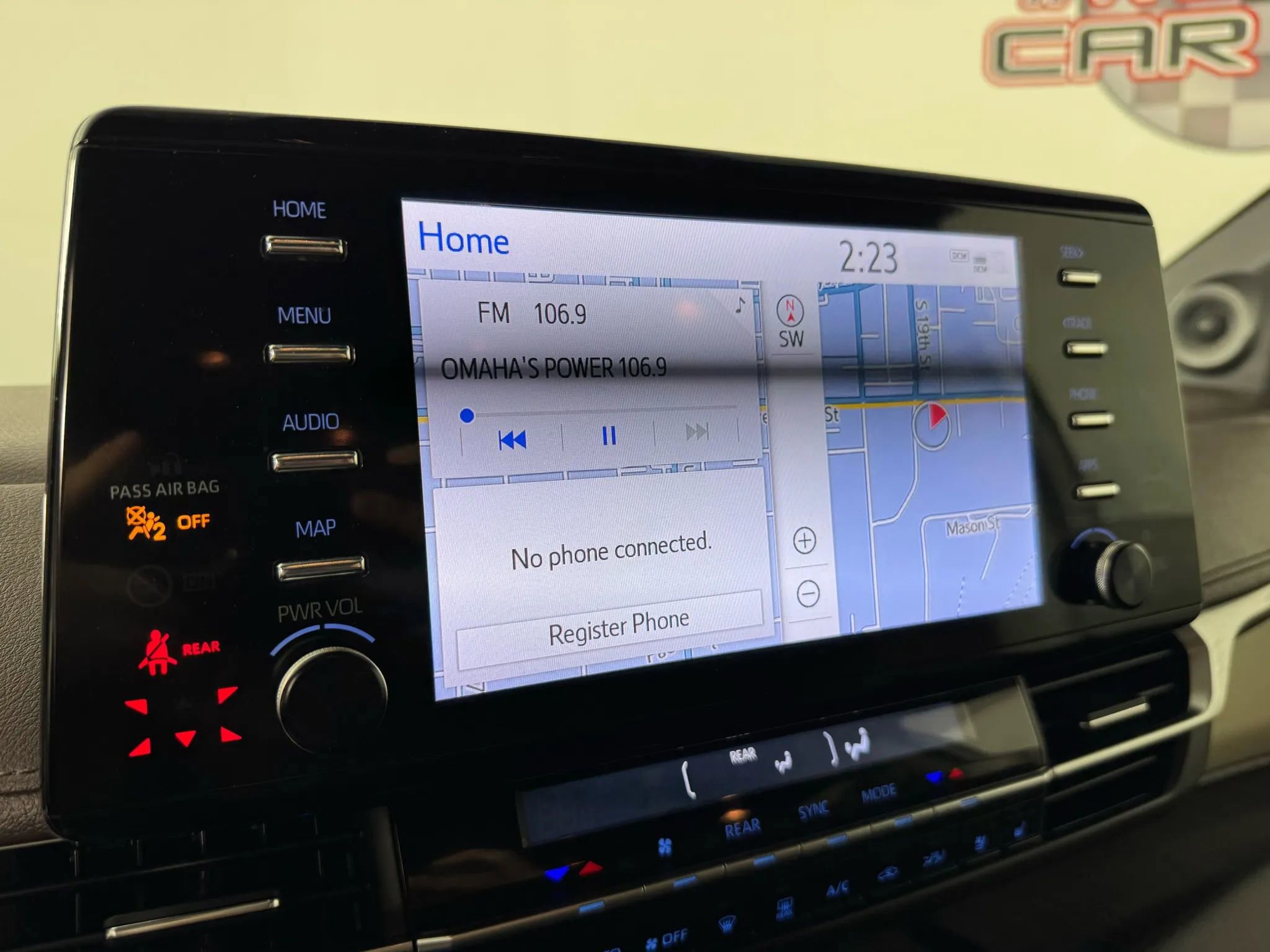 Used 2024 Toyota Sienna Platinum image 19