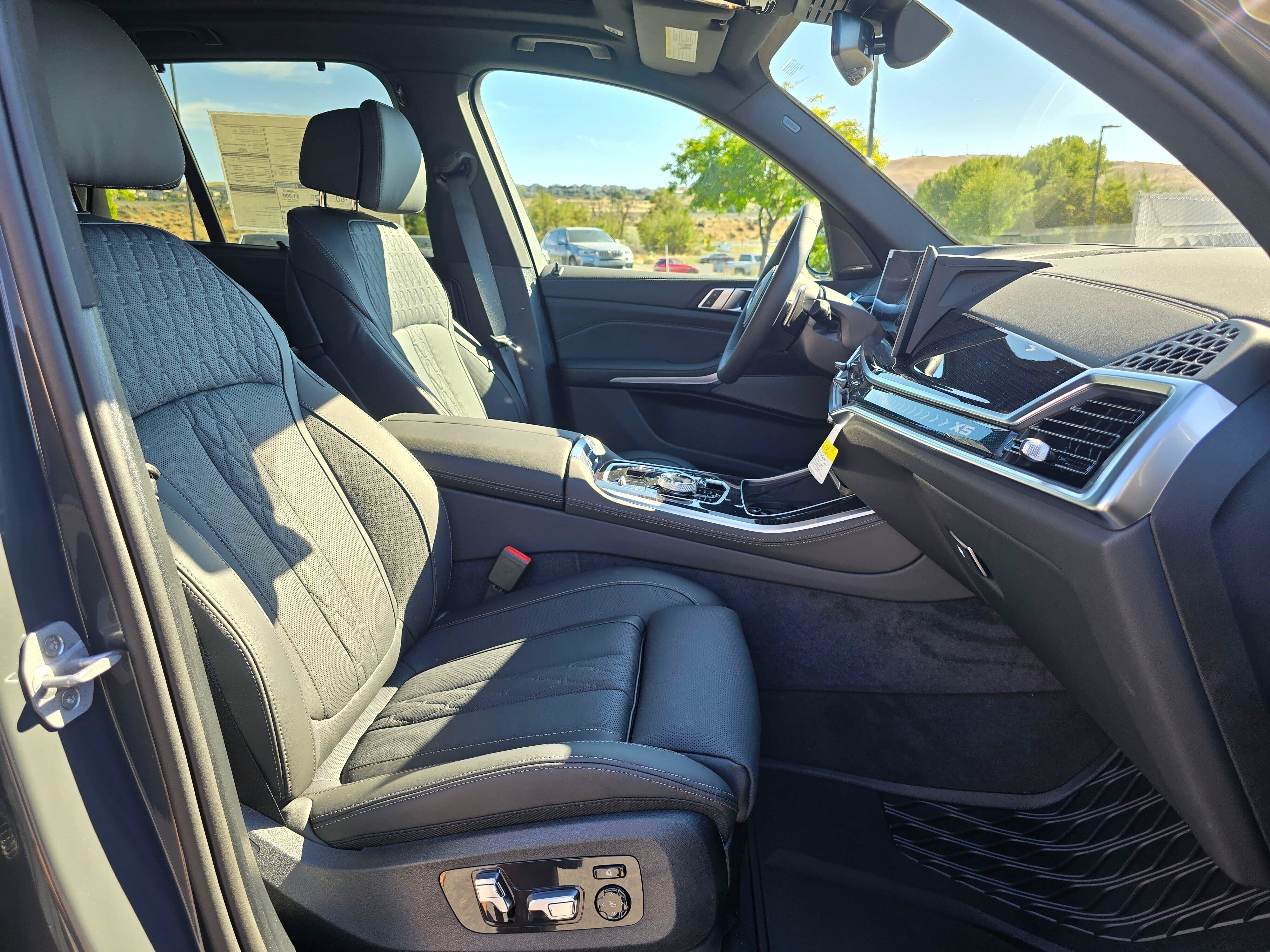 New 2026 BMW X5 xDrive50e w/ Executive Package AWD/4WD image 14