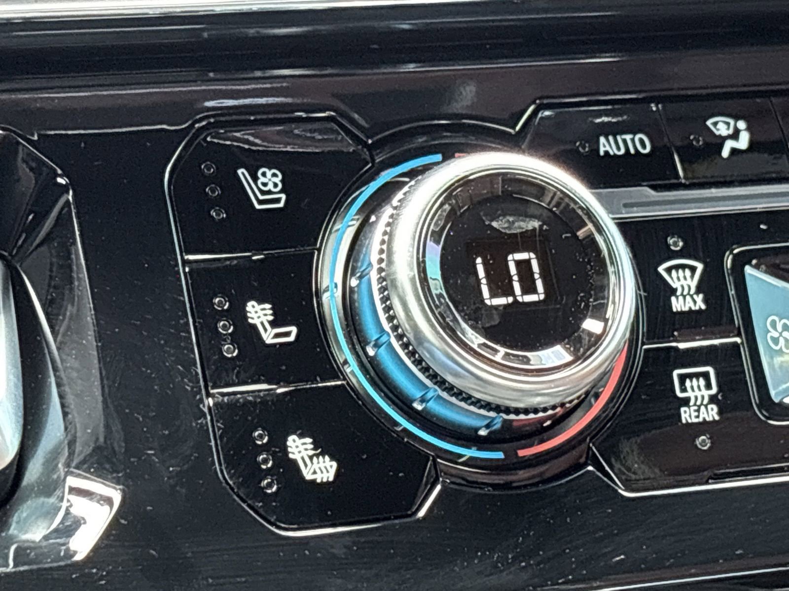 New 2025 GMC Sierra 3500 Denali Ultimate image 10