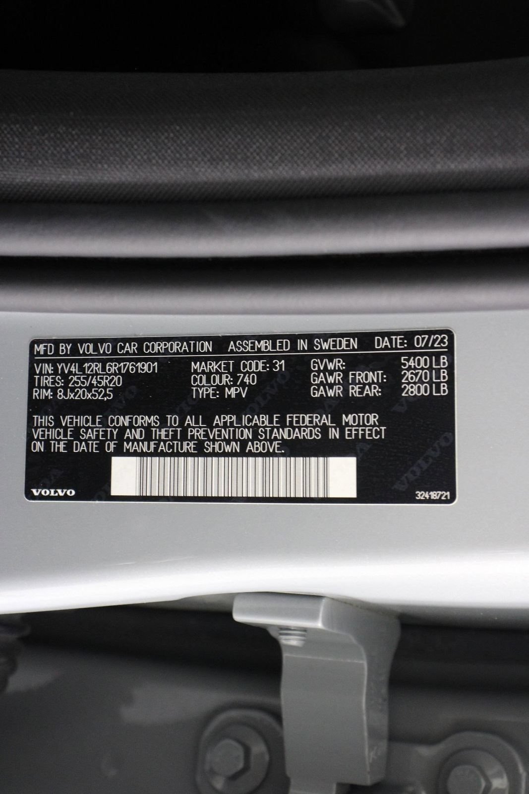 Certified 2024 Volvo XC60 B5 Plus AWD/4WD image 16