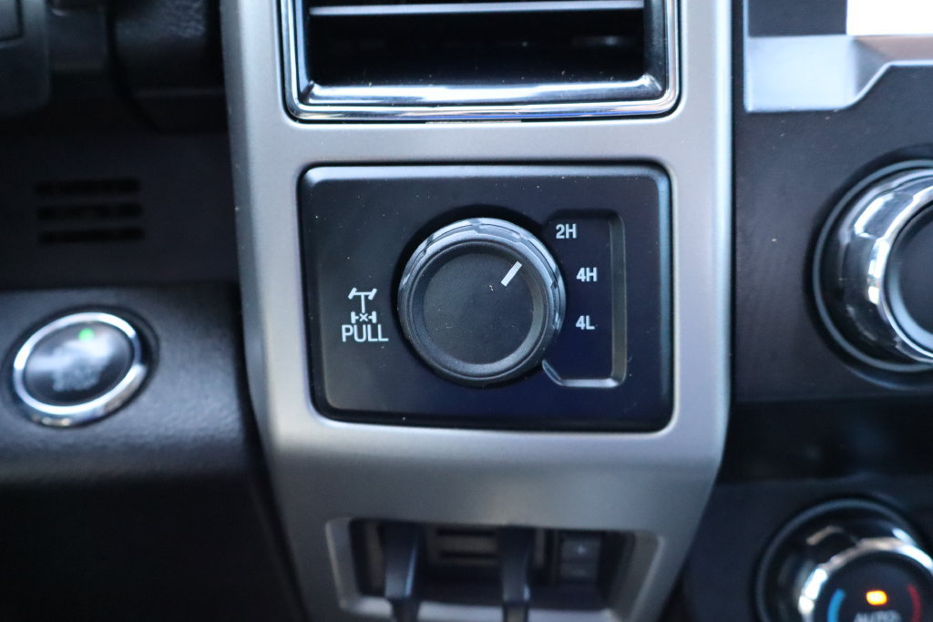 Used 2020 Ford F350 Lariat w/ Lariat Ultimate Package AWD/4WD image 32