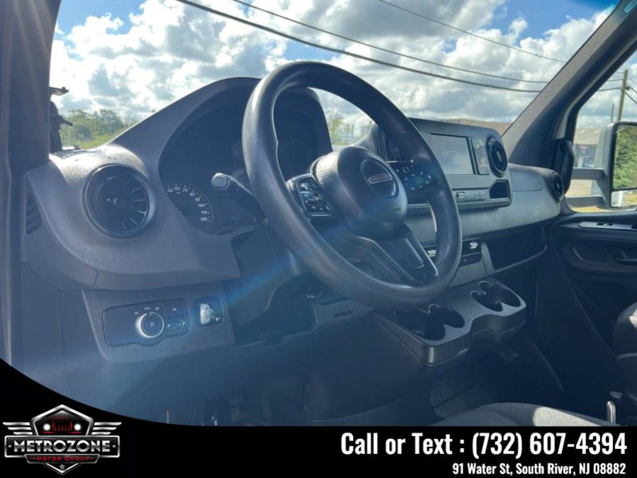 Used 2019 Freightliner Sprinter 3500 w/ Premium Package RWD image 19