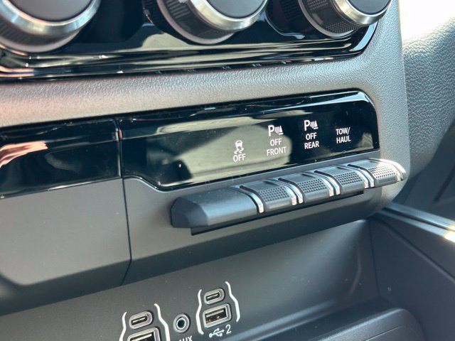 New 2026 RAM 1500 Big Horn w/ Night Edition AWD/4WD image 40