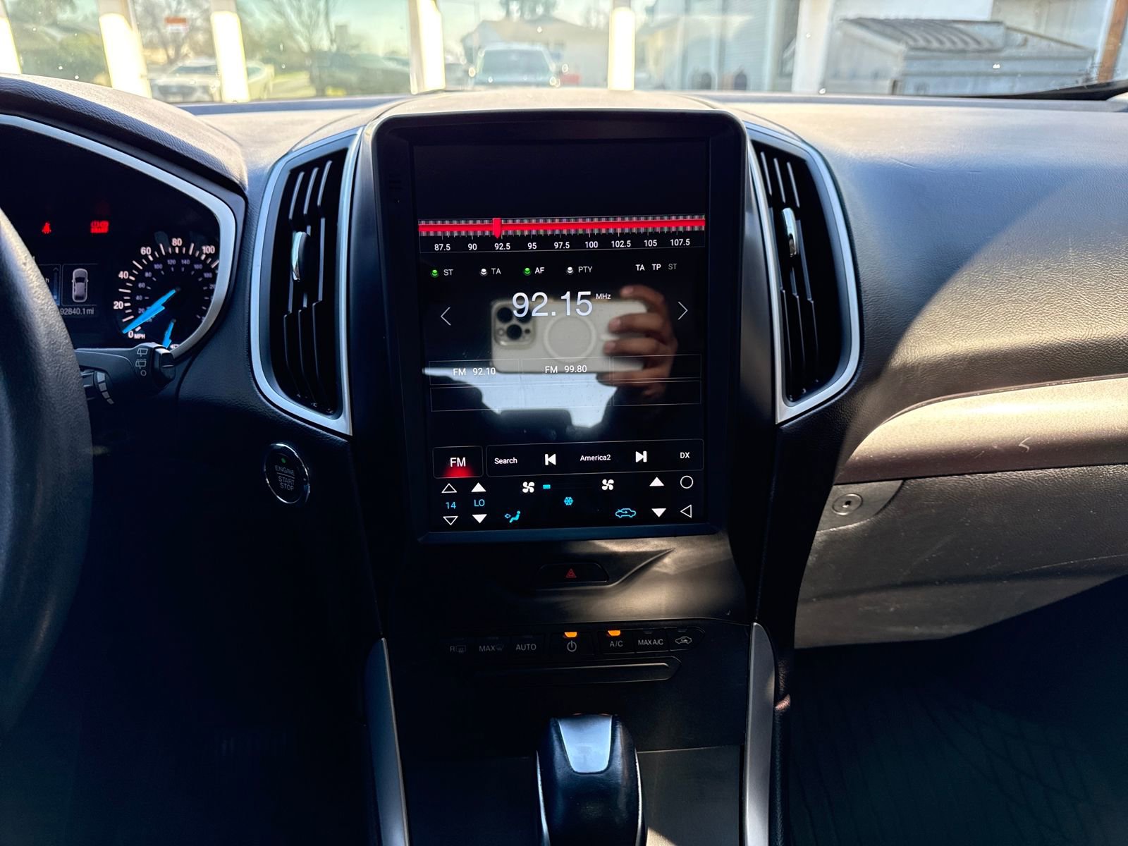 Used 2015 Ford Edge SEL image 18
