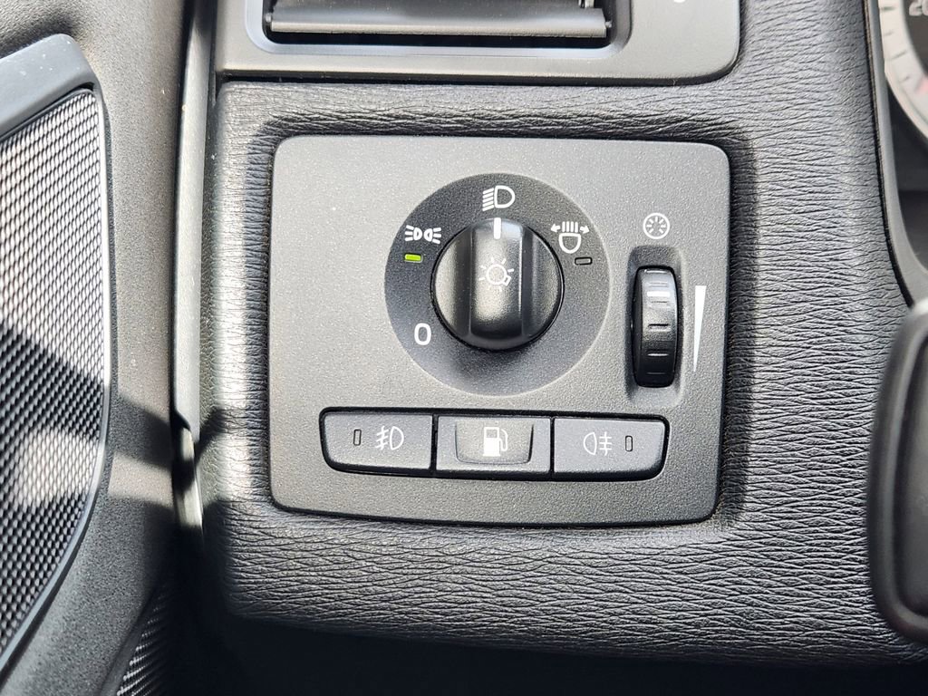 Used 2012 Volvo C70 T5 image 12