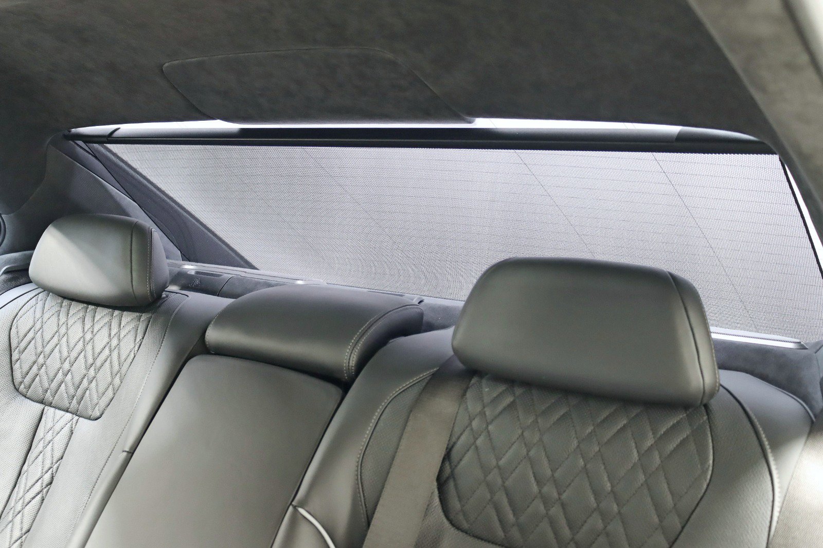 Used 2020 BMW 750i xDrive w/ Executive Package AWD/4WD image 36