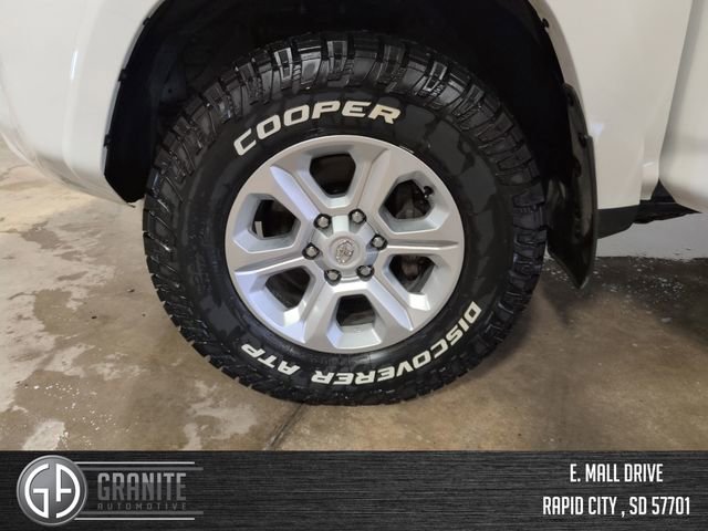 Used 2022 Toyota 4Runner SR5 AWD/4WD image 25
