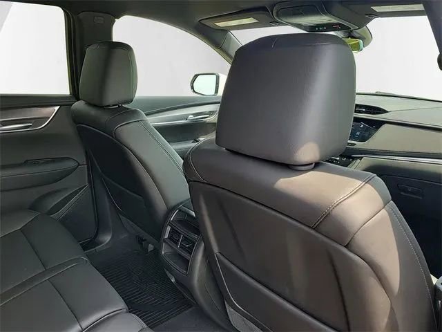 New 2024 Cadillac XT5 Luxury image 11