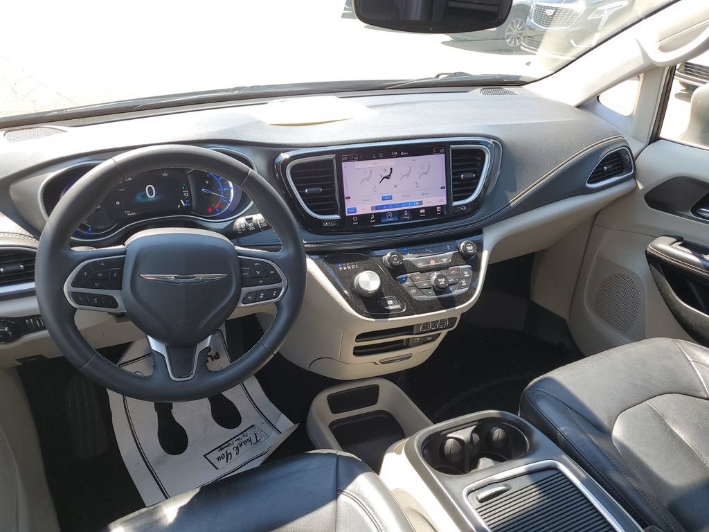 Used 2022 Chrysler Pacifica Touring-L FWD image 26