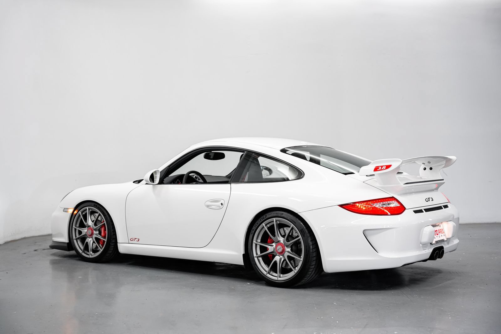 Used 2010 Porsche 911 GT3 RWD image 8