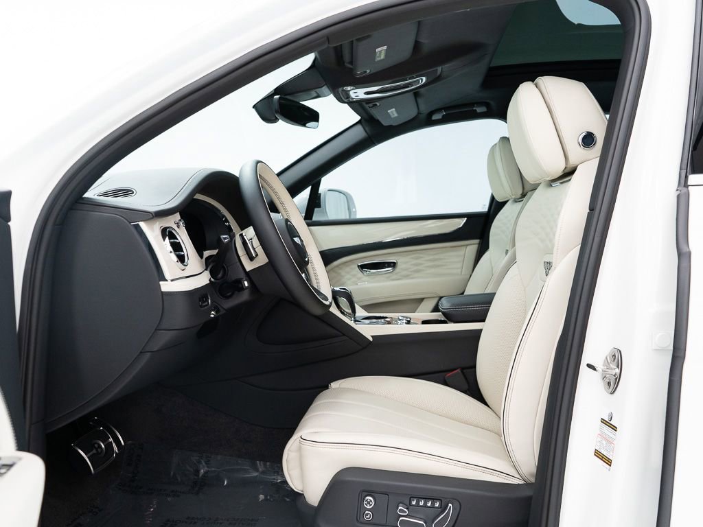 Certified 2024 Bentley Bentayga Extended Wheelbase AWD/4WD image 15