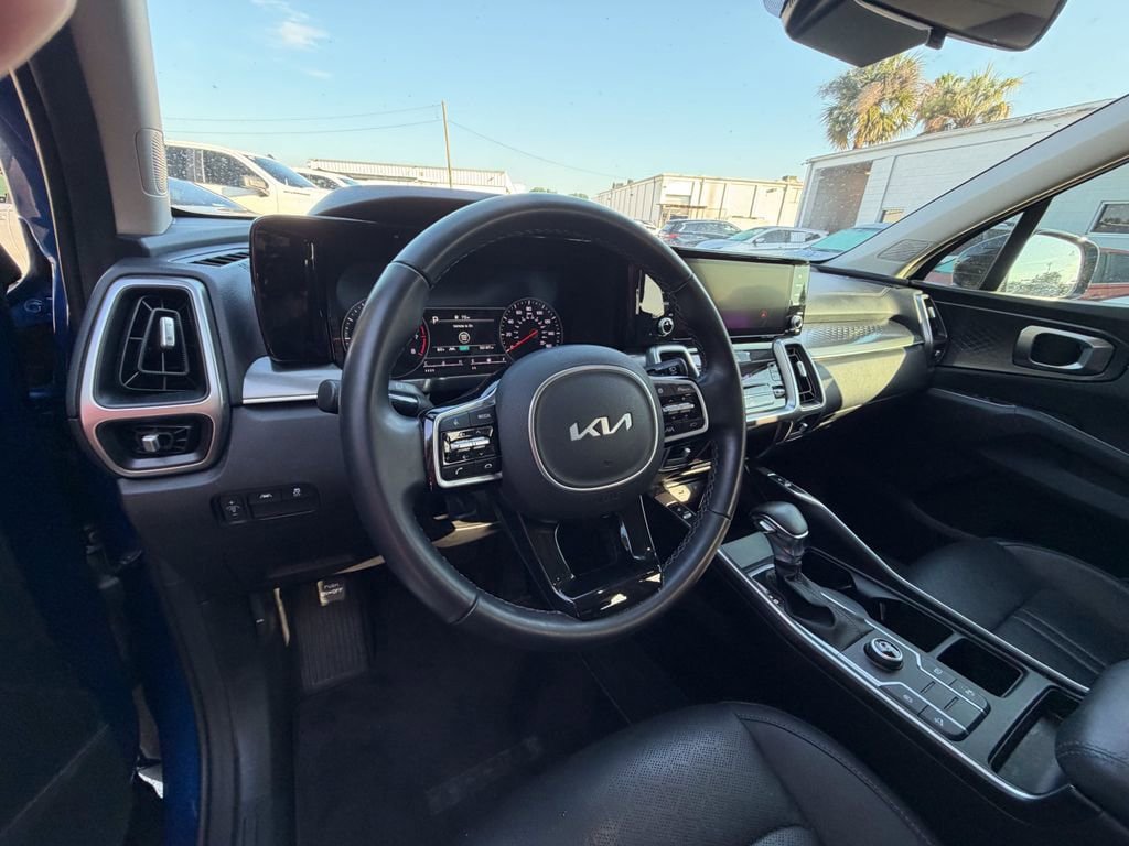 Certified 2023 Kia Sorento S w/ Panoramic Sunroof Package FWD image 16