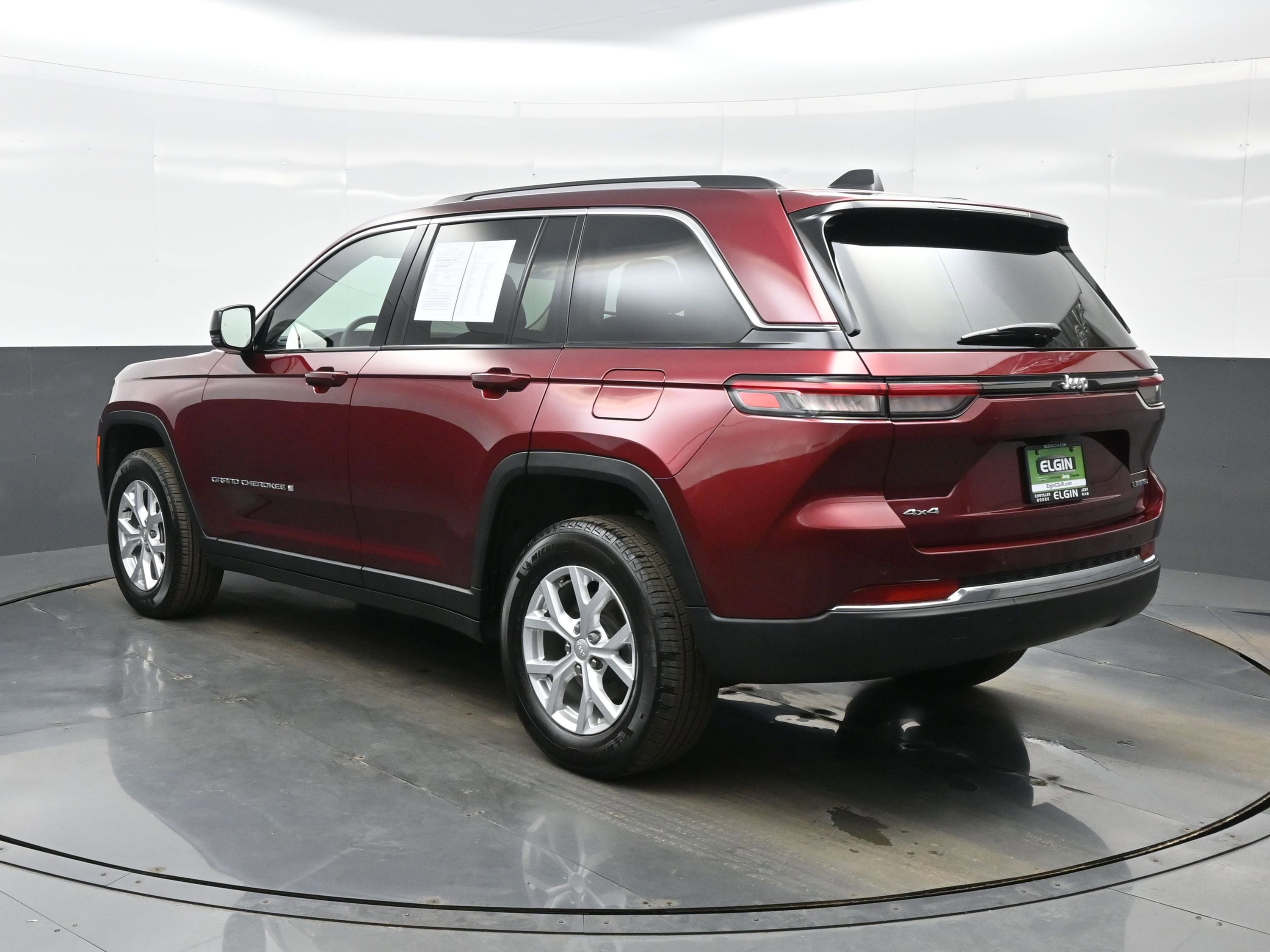 Used 2023 Jeep Grand Cherokee Limited image 4