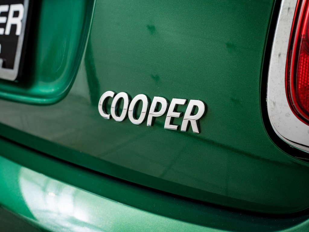 Used 2023 MINI Cooper 2-Door Hardtop image 9