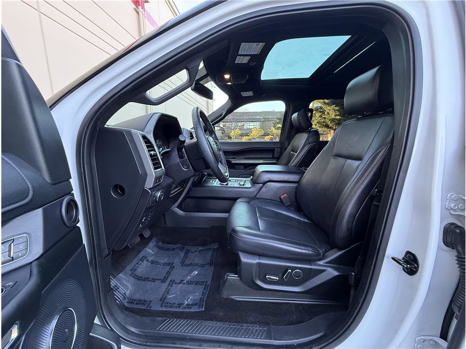 Used 2018 Ford Expedition XLT w/ Equipment Group 202A image 7