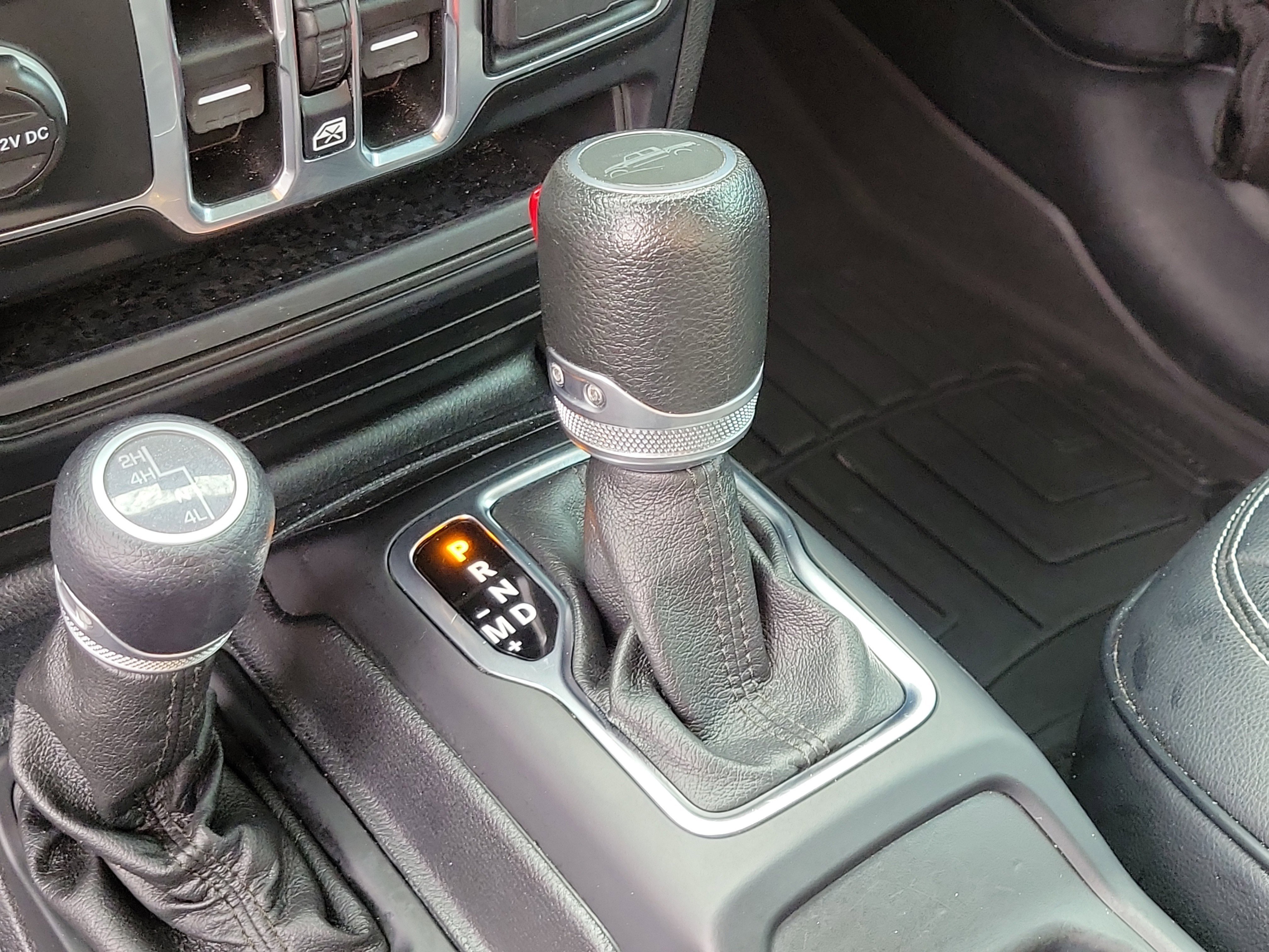 Used 2021 Jeep Gladiator Sport image 29