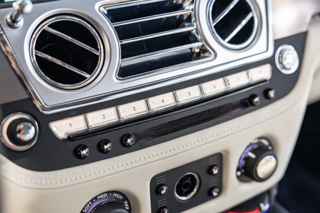Used 2017 Rolls-Royce Wraith RWD image 44