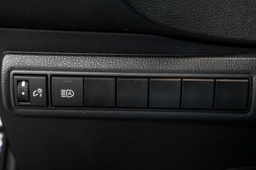 Used 2022 Toyota Corolla LE FWD image 36