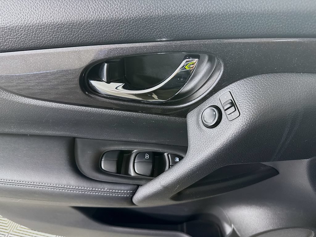 Certified 2020 Nissan Rogue SV AWD/4WD image 22