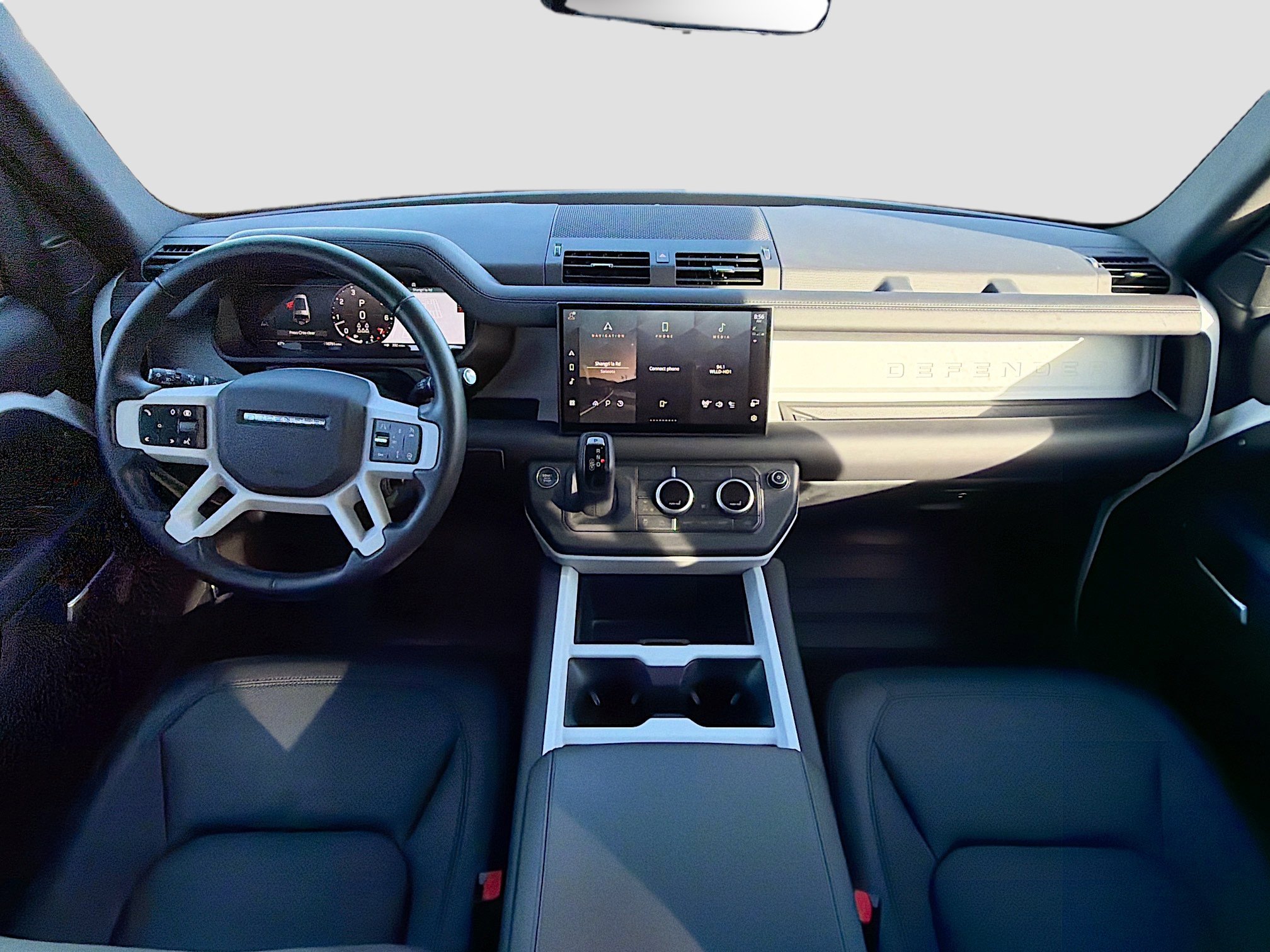 Used 2025 Land Rover Defender 130 S image 16