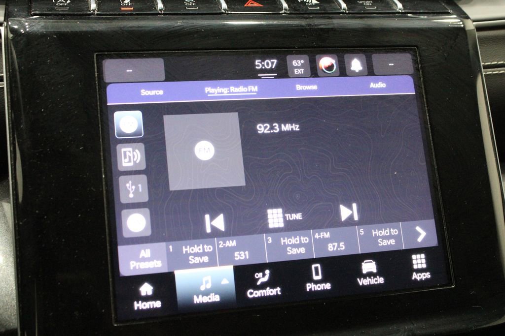 Used 2023 Jeep Grand Cherokee Laredo image 30