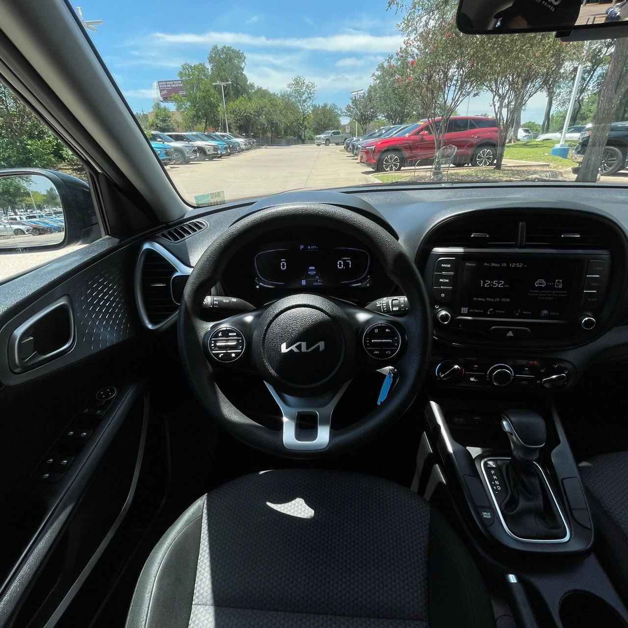 Used 2024 Kia Soul LX w/ Option Group 015 FWD image 11