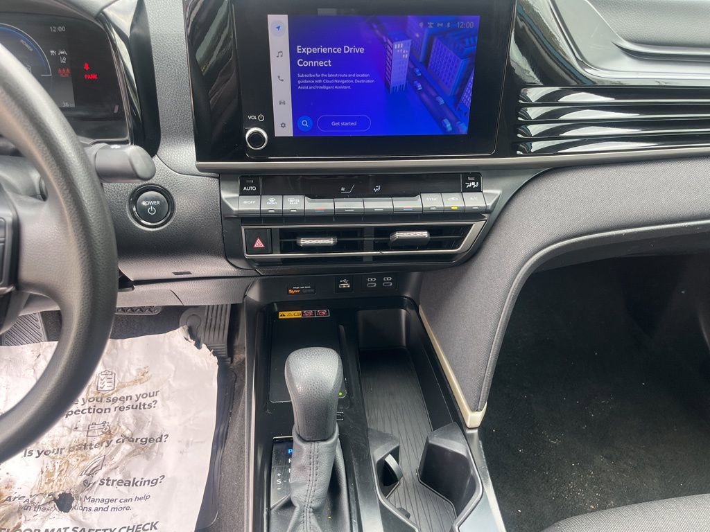 Used 2025 Toyota Camry LE FWD image 12