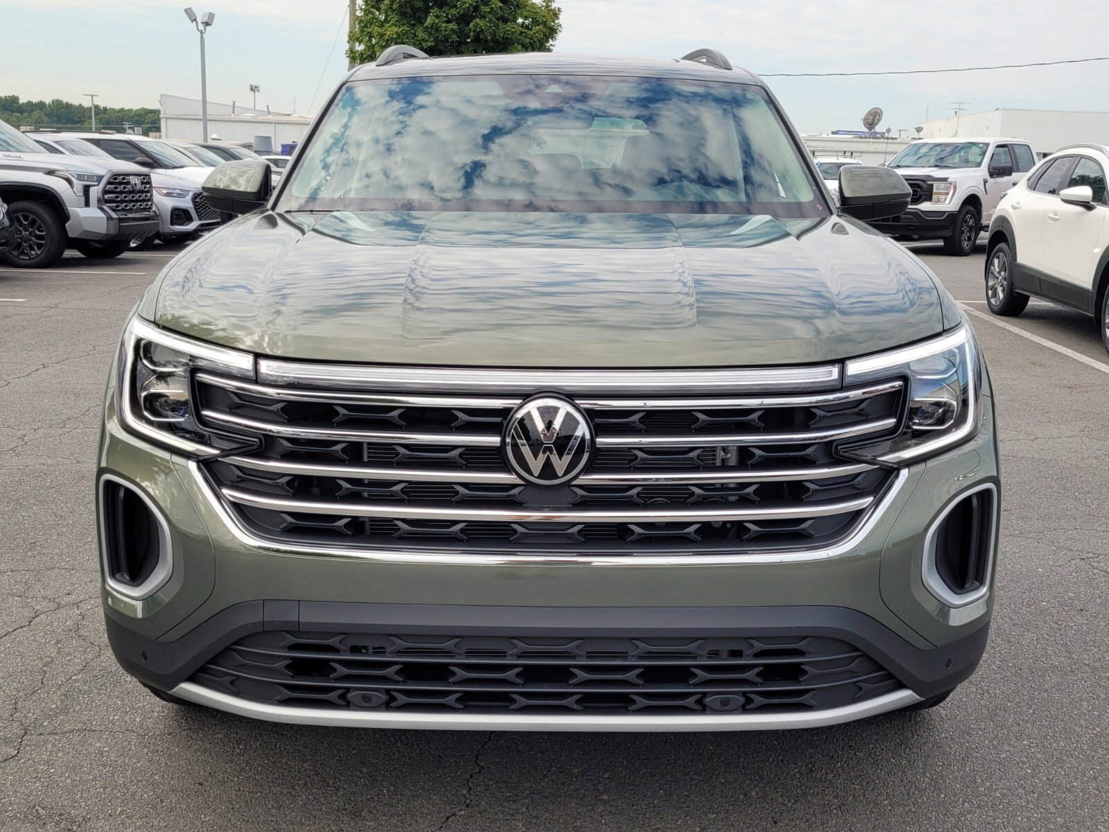 New 2026 Volkswagen Atlas SE image 11