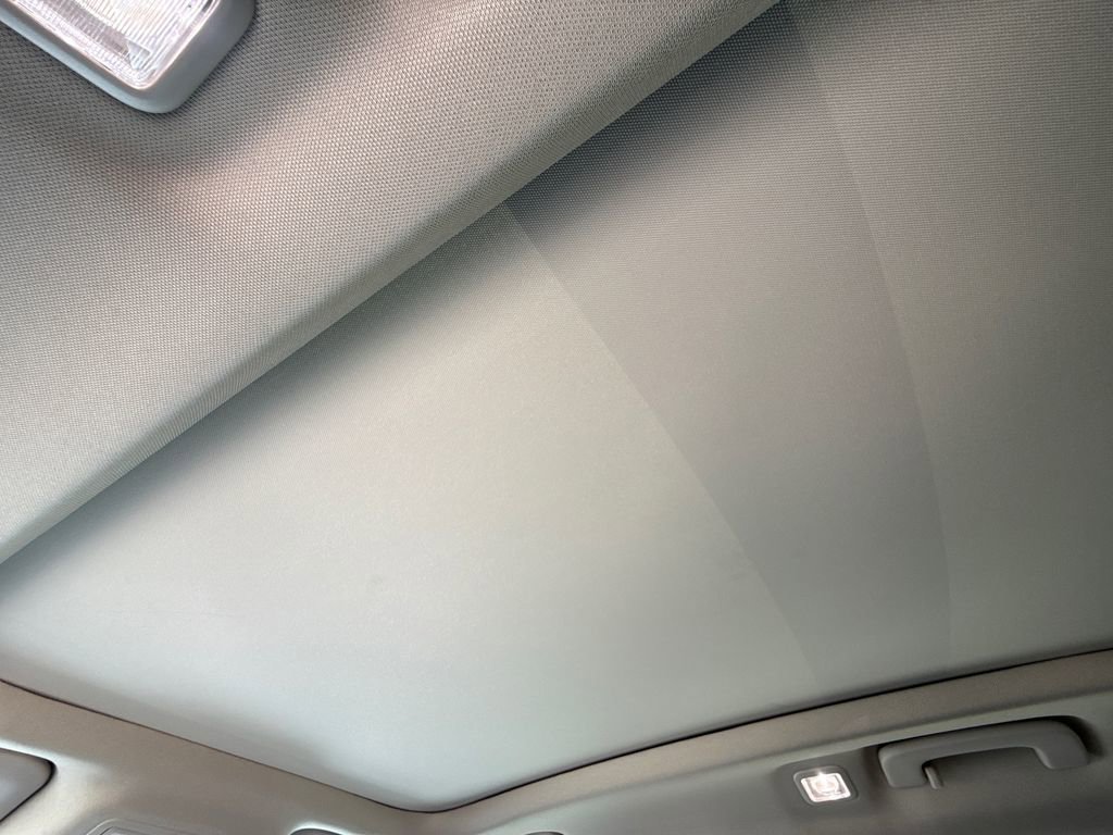 Used 2020 Ford Escape Titanium w/ Titanium Premium Package 2.0 image 17